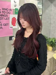🖤韓国レイヤー×艶カラー🖤顔まわりの似合わせカットと透明感カラーで、韓国っぽい垢抜けヘアに🇰🇷✨
