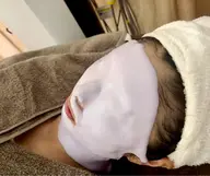 【ご新規様限定】濃密なエッセンスでシワ改善。フェイスラインの肌までしなやかにひきしめ🫧