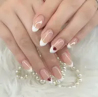 💅フレンチ ネイル【初回オフ無料】(ストーン4粒プレゼント)