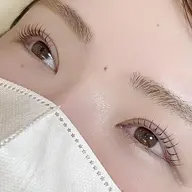 《眉毛×アイブロウ》ケラチンラッシュリフト(上)+眉毛wax(間引き込)