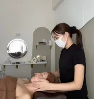 【顔むくみ・たるみ気になる方】小顔コルギ+ヘッドでフェイスラインスッキリ70分/ソフトコルギ/ヘッド/デコルテ/首肩凝り