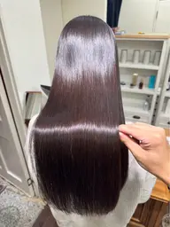【❣️色落ちが気になる方はこのメニュー❣️】人気No.3暗めナチュラルカラー➕クイックトリートメント✨前髪カット