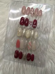画像に表示してあるデザインをご案内します