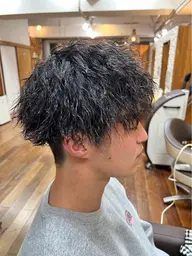 【迷ったらこのクーポン‼️初パーマにもオススメ✨】カット+各種パーマ💈