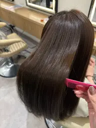 【日曜18時​〜​限定❤️】サラサラ縮毛矯正➕うる艶トリートメント🫧ロング料金なし🍓
