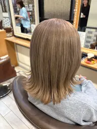 【平日限定】⚡️全頭(リタッチ)ブリーチオンカラー + 1step treatment ⚡️⚠️詳細をご覧ください⚠️