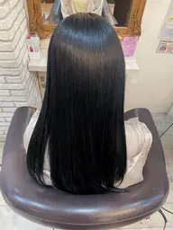 🖤ブリーチで落ちる黒染め🖤✨オフブラックケアカラー+3stepAujuaトリートメント✨【髪質改善 艶髪 暗髪】