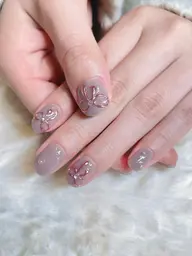 ハンドネイル【初回オフ込み!】ワンカラー+アート4本🎀持ち込みデザイン◎