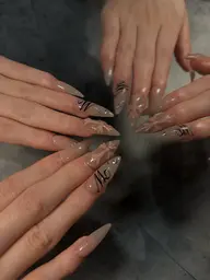 【オフなし】 🖤1cm以上のチップスカルプ長さだし10本+持ち込みアート6本まで🖤