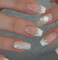 レース×フレンチ🎀🤍ネイル