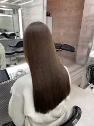 【ミニモ限定】🦋地毛風全体ストレート＋透明感艶カラー💎うねり・パサつきを抑えてツヤツヤ美髪に🩵ミニモ学割/表参道駅