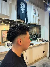 《平日21時限定》•カット&極道パーマ