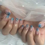 ラメ、ラメグラ💫（オフ、ケア込み）