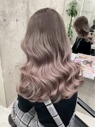 明るい部分が多い全体を染めるハイグラデーションカラー【巻いても可愛い‼️】