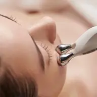 ハリ感アップ低周波+フェイシャルエステ💆♀️もたつき・たるみに💭ハリと弾力のある小顔に🌟