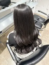 透明感カラー ✨   暗いカラーでもツヤ感のあるカラー🩶