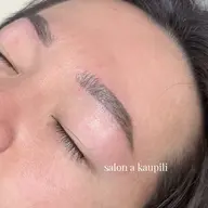 眉のお手入れ