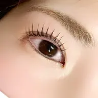 根元からしっかり立ち上げデザイン✨️!! 仕上がりコーティングは束感/セパレートとお選びいただけます( ¨̮ )‧