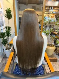 《自然にまとまる艶髪へ》ストレートパーマ＋1stepトリートメント🌟