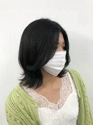 黒染めじゃない暗染め、濃いグレーカラーで輝く透明感ブラックカラー(学割U24)