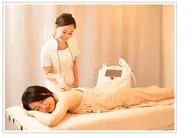 ⛱️脱毛人気No.1⛱️認定脱毛士が施術‼️全身エステ脱毛(お顔&VIO込)美容ジェル使用でツルスベ肌GET✨