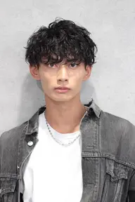 🔴学割U24🔴カット➕パーマ➕スタイリング（➕眉カット別途1100円で可）