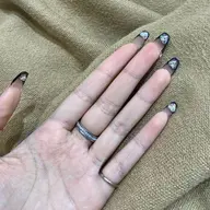 当店特有メニュー【チップ長さだしワンカラー/バイカラー裏面パーツ10本付け(オフなし)】裏面キラキラ、オフ限定半額❣️