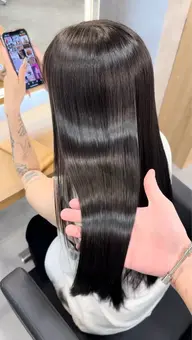 【秋髪】サラ艶🫶✨縮毛矯正➕骨格カット➕透明感カラー✨💫