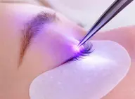 高持続★直後に洗顔OK!! LED+超軽量フラットラッシュ100本
