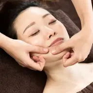 小顔矯正+ヘッドスパ🌿メイク落とし不用/着替え有/メンズ可(期間限定 特別価格) 60分