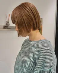 レディースボブカット👩🏼‍🦰&ブリーチ（リタッチorフルブリーチ）＋オンカラー🍀🩵