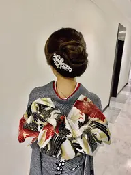 2027年　成人式　早朝料金込み　ヘアセット＋振袖着付け