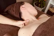 お顔むくみ予防◎ 肩首こりからくる頭痛めまい撃退！小顔効果✨【上半身集中リンパマッサージ/ドライヘッドスパ付50分】