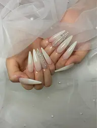 チップスカルプ長さ出し込み、シンプルアート2本パーツ(ソフトジェルオフ、ケア、保湿オイル込み、1週間お直し無料)