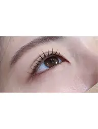 《木曜日限定》上まつげパーマorパリジェンヌ + 眉wax脱毛(眉カット +間引き込み)🍧🍧