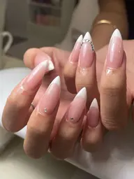 [オフィス・シンプル系] 1色ベース+フレンチOrグラ❤︎エレガントスタイル❤︎甘皮ケア付き❤︎ フィルイン対応