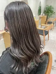 ポイントハイライト＋カット＋透明感アディクシーカラー