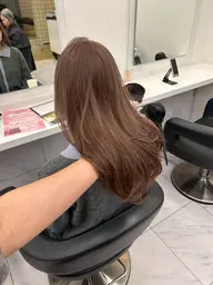 【ミニモ限定】ケアブリーチダブルカラー+レイヤーカット+ヒアルロン酸トリートメント🤍