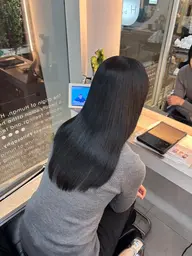 【乾かすだけでまとまる艶髪】髪質改善ストレート＋３STEPトリートメント