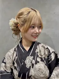 《シニヨンアレンジ》♪ ¥7700 → ¥3300早朝も◎口コミのご協力いただけた方に金箔プレゼント 🪞✨