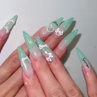 【6月NEWモデル✨】グラデーションネイル🌷🩷