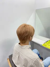 メンズカット+ブリーチ+オンカラー ハイライトやメッシュなどのデザインも可能です!