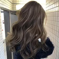 似合わせカット🌷ブリーチデザインカラー + 髪質改善トリートメント🌷