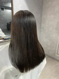 《梅雨時期を乗り越えよう🌟》カット+髪質改善縮毛矯正+Aujua2step