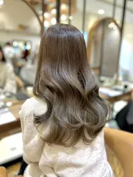 透明感ワンカラー+ 超音波トリートメント　透明感のある艶髪に大変身‼️