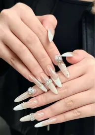 チップ放題+持ち込みデザインOK◎ワンホン・韓国・ガーリー・キラキラネイル対応💅