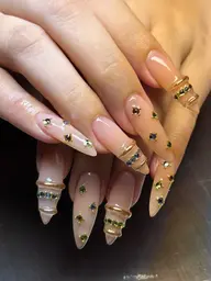 【再来】チップ長さだし💅持ち込みアート (オフ込み)