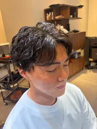メンズ限定で今スタッフの練習モデルを探しています！もうスタイリスト間近ですが、見知らぬ方の髪の毛で実践させたいです！