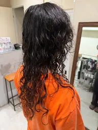 カーリーパーマ👩🦱+レイヤーカット(シャンプー付き)