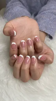 【自爪】ベースカラー有りのフレンチ(初回ソフトジェル付け替えオフケア無料)